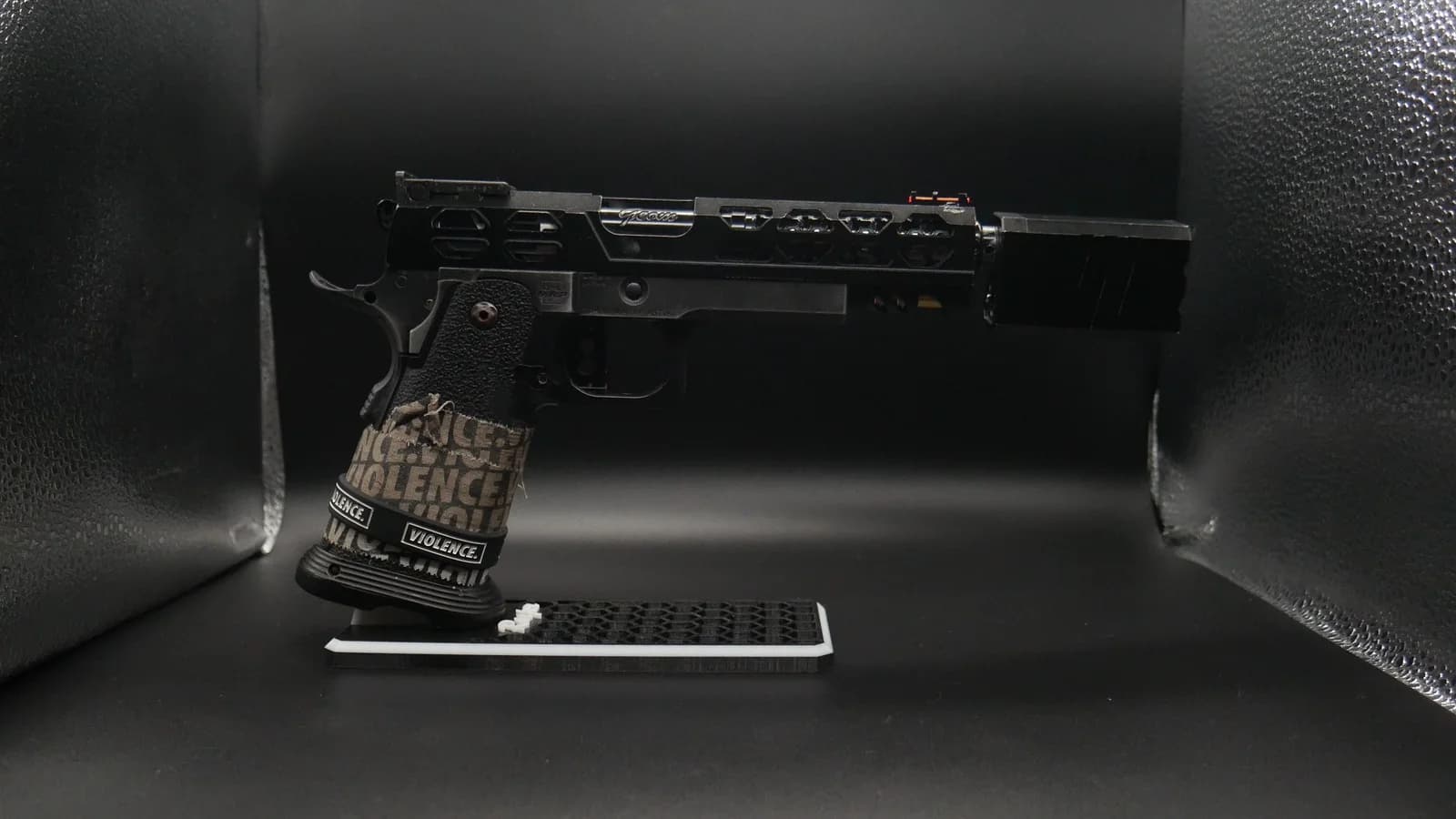 Black Phantom 5.1 Hi-Capa, left side